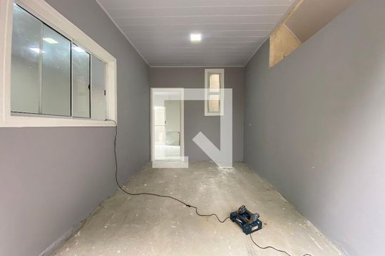 Sala de casa para alugar com 2 quartos, 96m² em Chácara Canta Galo, Cotia