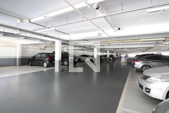 Garagem Coberta de apartamento à venda com 2 quartos, 80m² em Barra da Tijuca, Rio de Janeiro