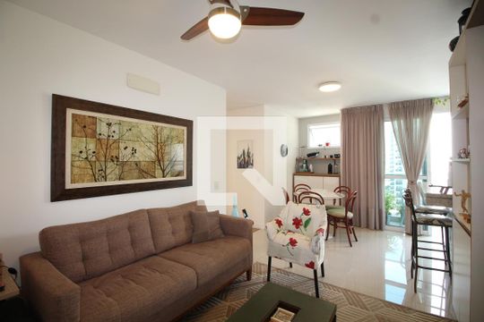 Sala de apartamento à venda com 2 quartos, 80m² em Barra da Tijuca, Rio de Janeiro