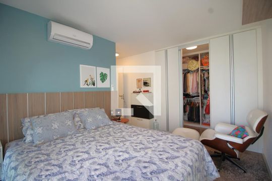Suíte de apartamento à venda com 2 quartos, 80m² em Barra da Tijuca, Rio de Janeiro