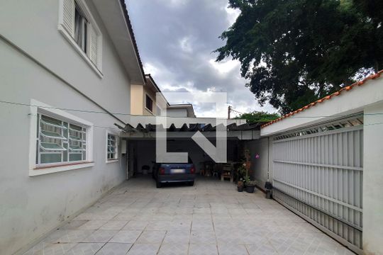 Garagem de casa à venda com 3 quartos, 202m² em Nova Petrópolis, São Bernardo do Campo