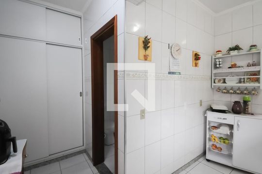 Cozinha de casa à venda com 3 quartos, 202m² em Nova Petrópolis, São Bernardo do Campo