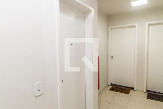 Entrada de apartamento à venda com 2 quartos, 60m² em Vila Iracema, Barueri