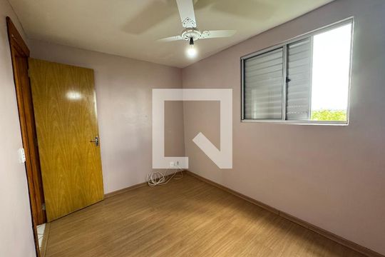 Quarto 1 de apartamento para alugar com 2 quartos, 44m² em Pinheiro, São Leopoldo