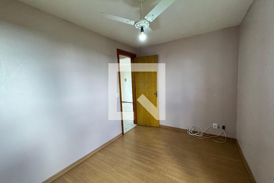 Quarto 1 de apartamento para alugar com 2 quartos, 44m² em Pinheiro, São Leopoldo