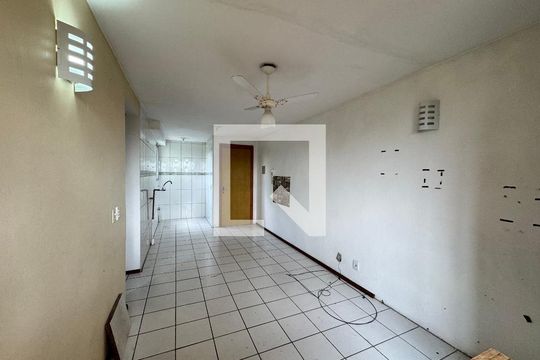 Sala de apartamento para alugar com 2 quartos, 44m² em Pinheiro, São Leopoldo