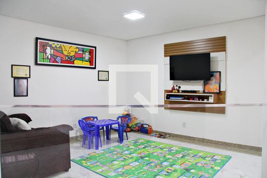 Sala de TV de casa à venda com 4 quartos, 550m² em Vila Sao Judas Tadeu, Guarulhos