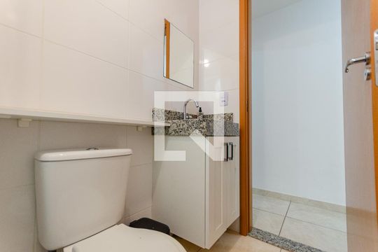 Banheiro de apartamento para alugar com 2 quartos, 43m² em Jardim Iris, São Paulo