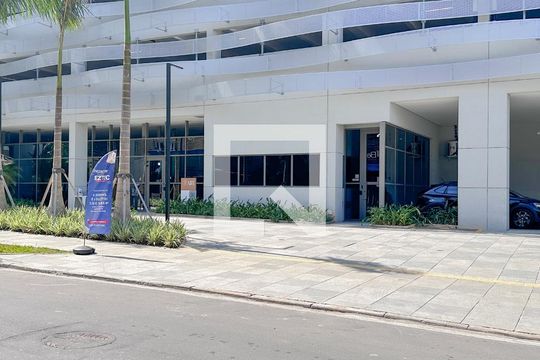 Fachada de kitnet/studio para alugar com 0 quarto, 30m² em Jardim das Acacias, São Paulo