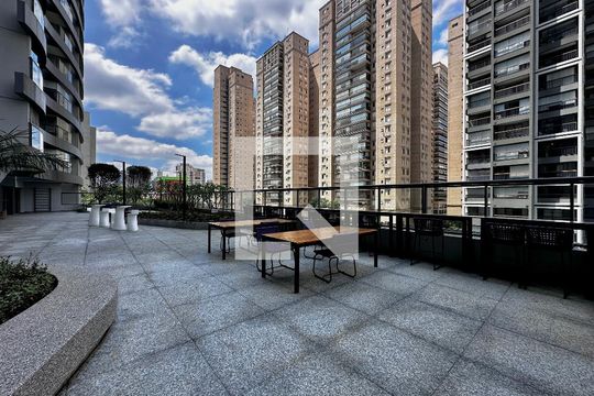 Área comum de kitnet/studio para alugar com 0 quarto, 30m² em Jardim das Acacias, São Paulo