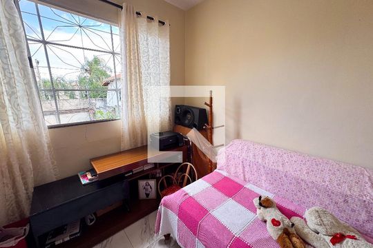 Quarto 1 de casa à venda com 3 quartos, 360m² em Bandeirantes, Contagem