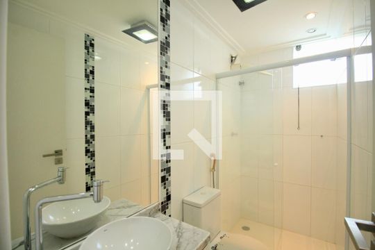 Banheiro de apartamento para alugar com 2 quartos, 90m² em Garcia, Salvador
