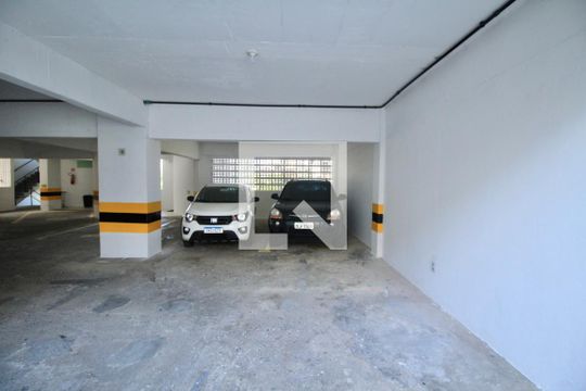 Garagem de apartamento para alugar com 2 quartos, 90m² em Garcia, Salvador