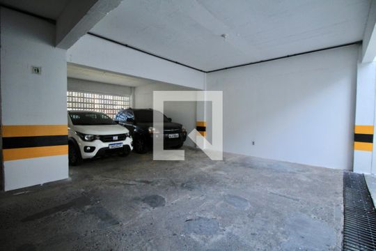 Garagem de apartamento para alugar com 2 quartos, 90m² em Garcia, Salvador