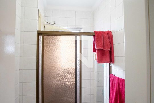 Banheiro de apartamento para alugar com 2 quartos, 56m² em Casa Grande, Diadema