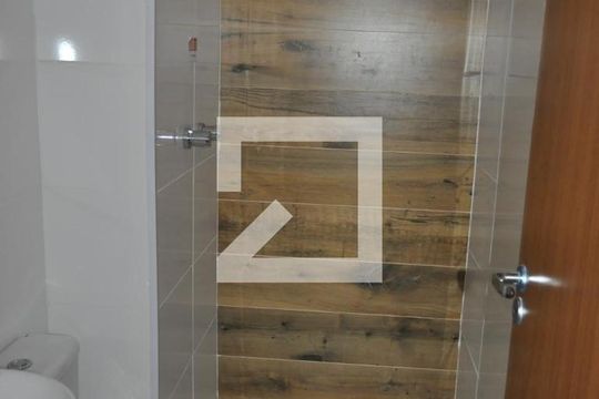 Banheiro de apartamento à venda com 2 quartos, 42m² em Del Castilho, Rio de Janeiro