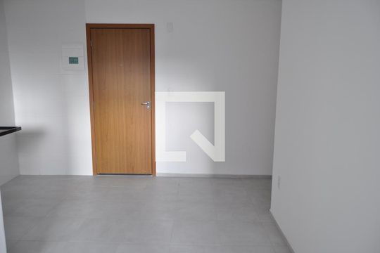 Sala de apartamento à venda com 2 quartos, 42m² em Del Castilho, Rio de Janeiro