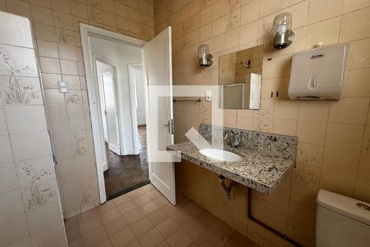 Banheiro 1 - 2° andar de casa para alugar com 3 quartos, 200m² em Floresta, Belo Horizonte