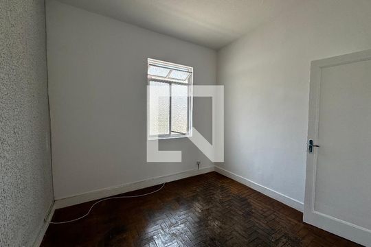 Quarto 3 - 2° andar de casa para alugar com 3 quartos, 200m² em Floresta, Belo Horizonte