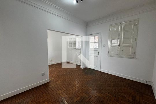 Sala de casa para alugar com 3 quartos, 200m² em Floresta, Belo Horizonte