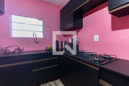 Cozinha de casa para alugar com 1 quarto, 100m² em Vila Brasilina, São Paulo