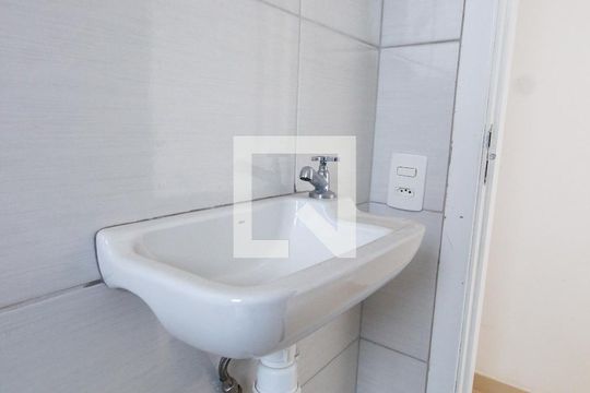 Banheiro de apartamento à venda com 2 quartos, 49m² em Vila Andrade, São Paulo