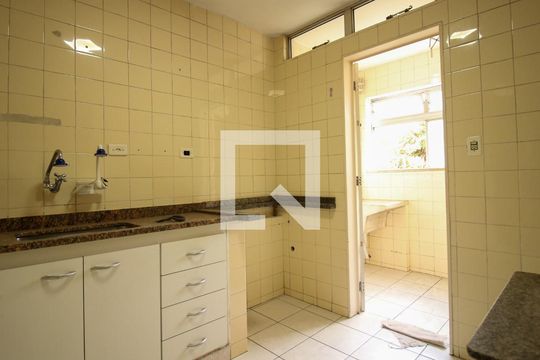 Cozinha de apartamento à venda com 2 quartos, 84m² em Sítio Pinheirinho, São Paulo