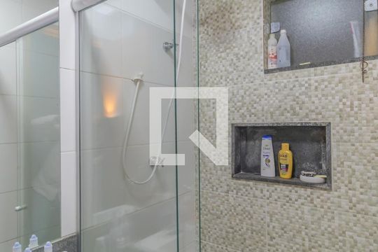 Banheiro de casa à venda com 3 quartos, 147m² em Caiçaras, Belo Horizonte