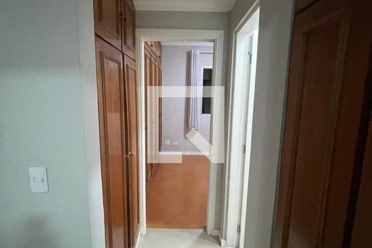 Corredor de apartamento à venda com 2 quartos, 68m² em Vila Valparaíso, Santo André