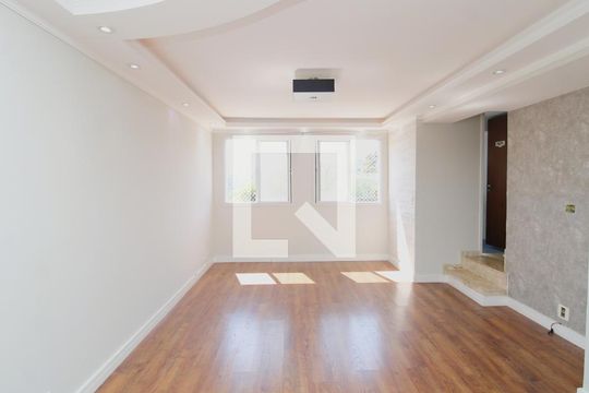 Sala de casa de condomínio para alugar com 2 quartos, 120m² em Vila Santos, São Paulo