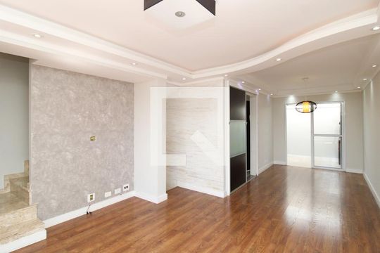 Sala de casa de condomínio para alugar com 2 quartos, 120m² em Vila Santos, São Paulo
