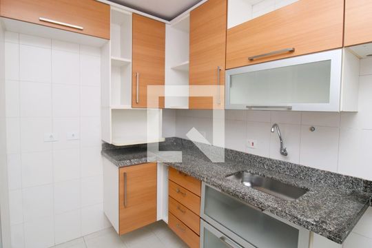 Cozinha de casa de condomínio para alugar com 2 quartos, 120m² em Vila Santos, São Paulo