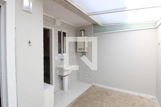 Área de Serviço de casa de condomínio para alugar com 2 quartos, 120m² em Vila Santos, São Paulo