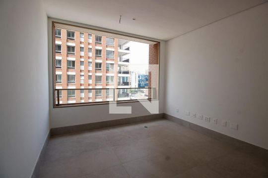 Sala 2 de apartamento à venda com 3 quartos, 189m² em Vila Nova Conceição, São Paulo