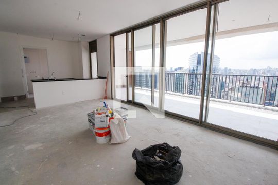 Apartamento à venda com 3 quartos, 189m² em Vila Nova Conceição, São Paulo