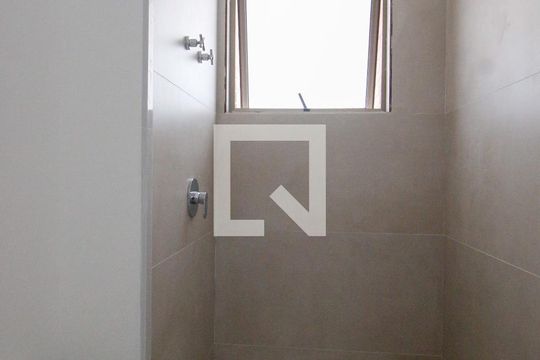 Banheiro da Suíte 2 de apartamento à venda com 3 quartos, 189m² em Vila Nova Conceição, São Paulo