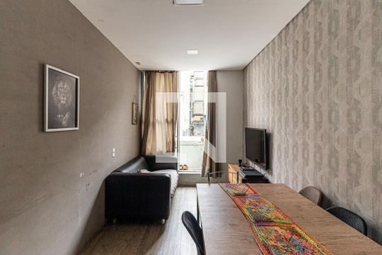 Sala de apartamento para alugar com 2 quartos, 49m² em República, São Paulo
