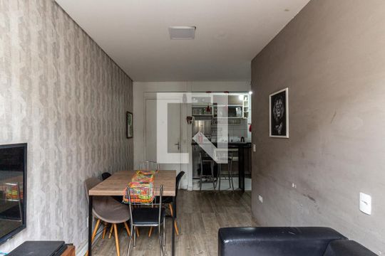 Sala de apartamento para alugar com 2 quartos, 49m² em República, São Paulo