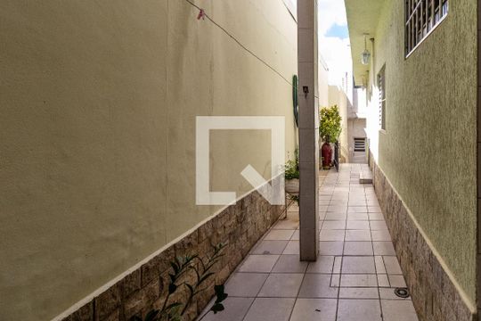Corredor Quintal de casa à venda com 5 quartos, 550m² em Vila Anglo Brasileira, São Paulo