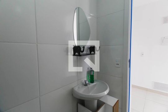 Banheiro de apartamento à venda com 1 quarto, 24m² em Vila Prudente, São Paulo