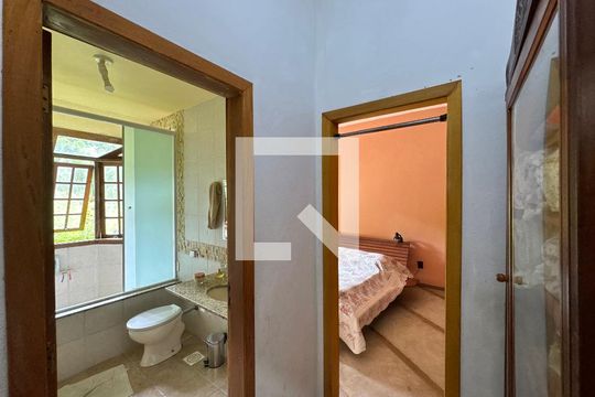 Suíte de casa de condomínio para alugar com 5 quartos, 5400m² em Vargem Pequena, Rio de Janeiro