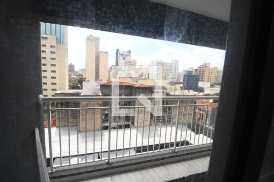 Área de Serviço - Vista de apartamento para alugar com 2 quartos, 60m² em Centro, Campinas