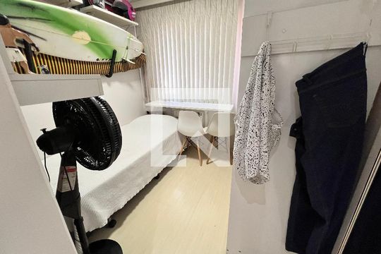 Quarto 01 de apartamento à venda com 2 quartos, 58m² em Taquara, Rio de Janeiro