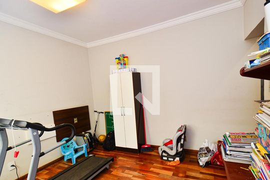 Quarto1 casa1 de casa à venda com 5 quartos, 300m² em Sagrada Família, Belo Horizonte