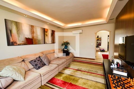 Sala casa2 de casa para alugar com 5 quartos, 300m² em Sagrada Família, Belo Horizonte