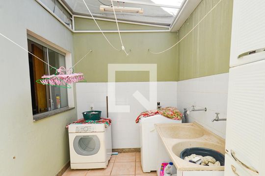 Area serviço de casa à venda com 5 quartos, 300m² em Sagrada Família, Belo Horizonte
