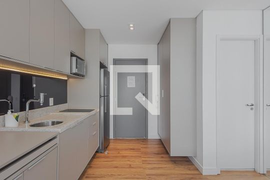 Cozinha de kitnet/studio à venda com 1 quarto, 39m² em Cerqueira César, São Paulo