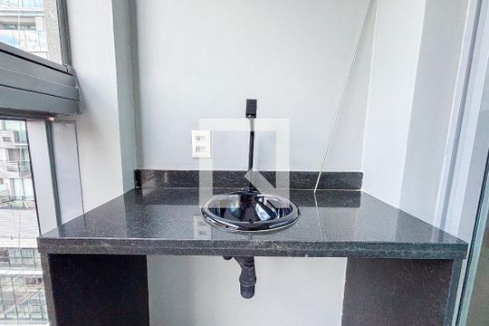 Varanda de kitnet/studio para alugar com 1 quarto, 29m² em Cerqueira César, São Paulo