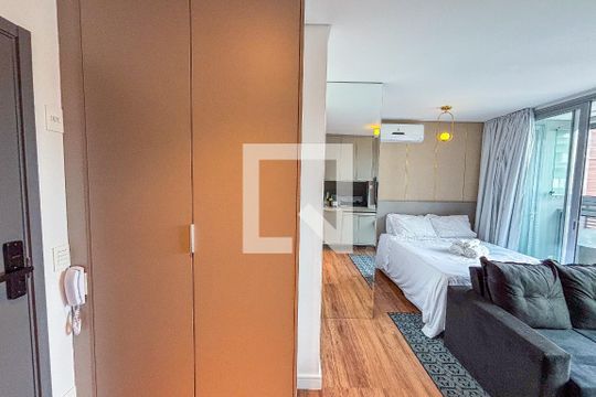 Studio de kitnet/studio para alugar com 1 quarto, 29m² em Cerqueira César, São Paulo
