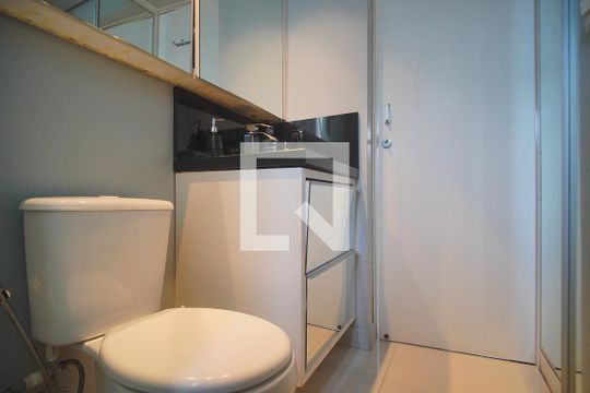 Banheiro da Suíte de apartamento à venda com 2 quartos, 76m² em Mauá, Novo Hamburgo